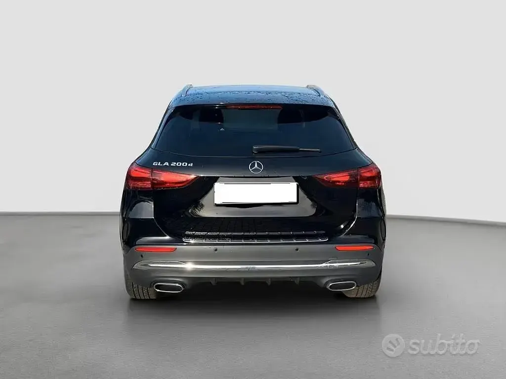 Usata Mercedes GLA200 AMG line 150 CV (110 kW) 2024 Nero SUV
