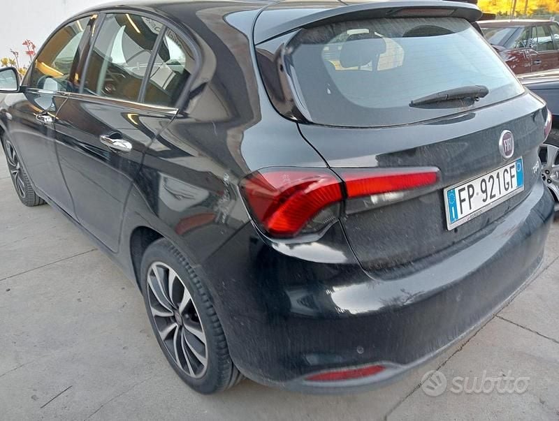 Usata Fiat Tipo 120 CV (88 kW) 2018 Nero Berlina
