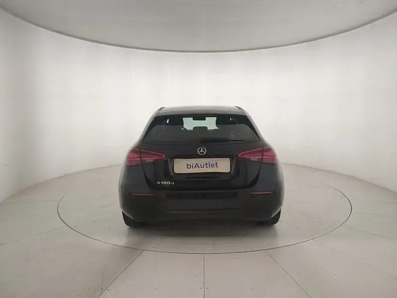 Usata Mercedes A180 Advanced 116 CV (85 kW) 2025 Nero Utilitaria