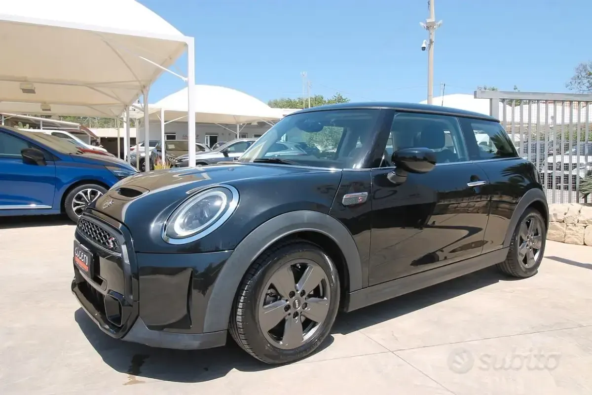 Usata Mini Cooper S Classic 178 CV (130 kW) 2022 Nero Utilitaria