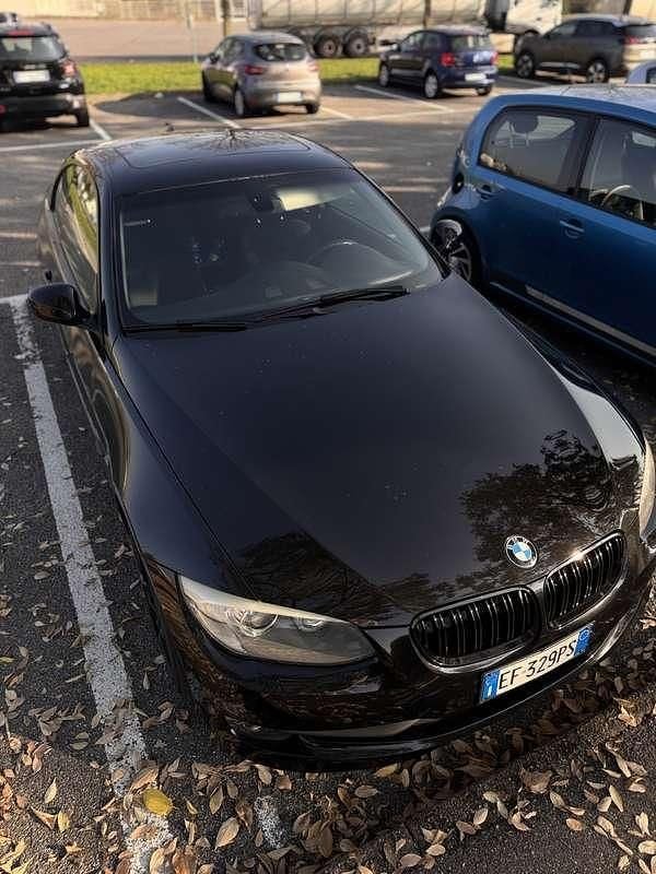 Usata 2011 BMW 320 M Sport Coupé | 6900 € (Buon prezzo) - Immagine 1/4