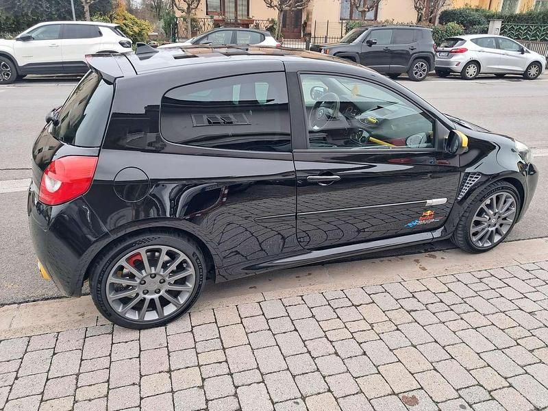 Usata Renault Clio III R.S. 197 CV (144 kW) 2010 Nero Berlina