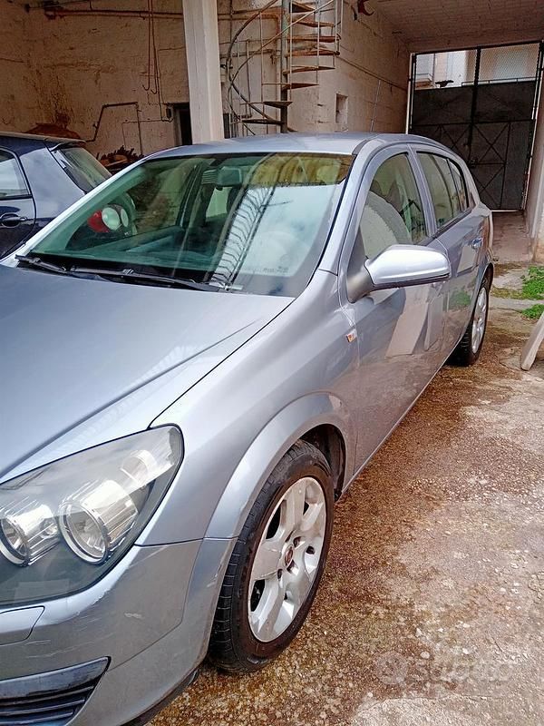 Usata Opel Astra 90 CV (66 kW) 2006 Grigio Berlina