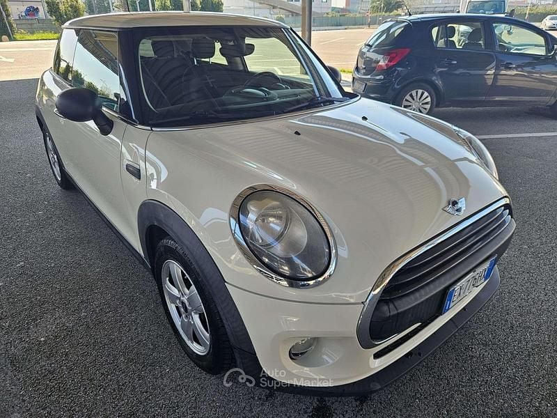 Usata Mini ONE 75 CV (55 kW) 2014 Beige Utilitaria