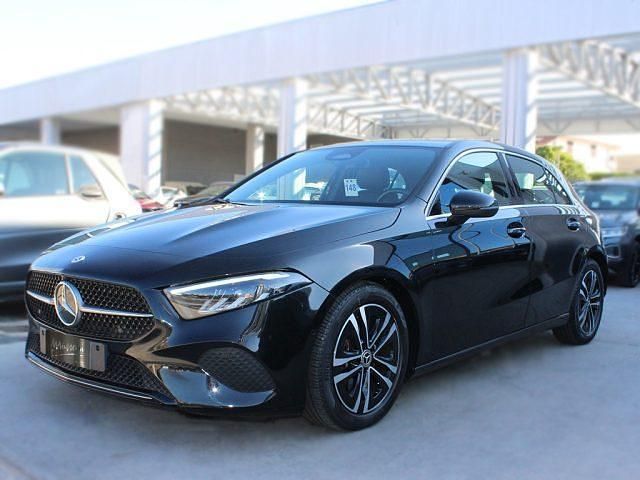 Usata Mercedes A180 Progressive 116 CV (85 kW) 2023 Nero Berlina