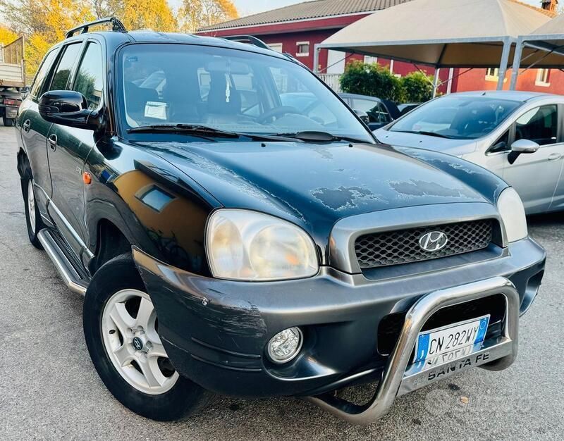 Usata Hyundai Santa Fe GLS 112 CV (82 kW) 2004 Nero SUV