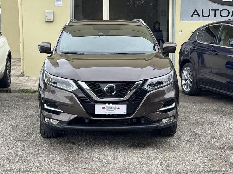 Usata Nissan Qashqai Tekna 131 CV (96 kW) 2018 Marrone SUV