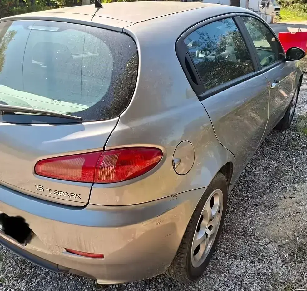 Begagnad Alfa Romeo 147 105 HK (77 kW) 2008 Grå Halvkombi