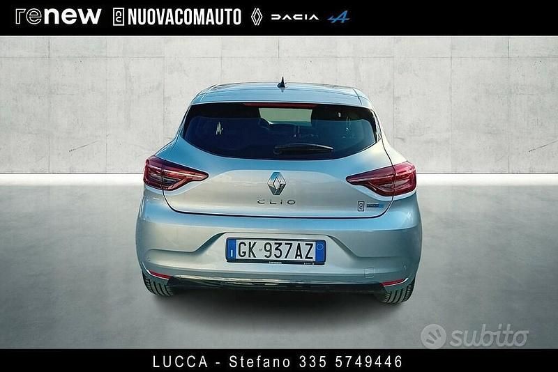Käytetty Renault Clio V Intens 140 HP (102 kW) 2022 Harmaa Sedan