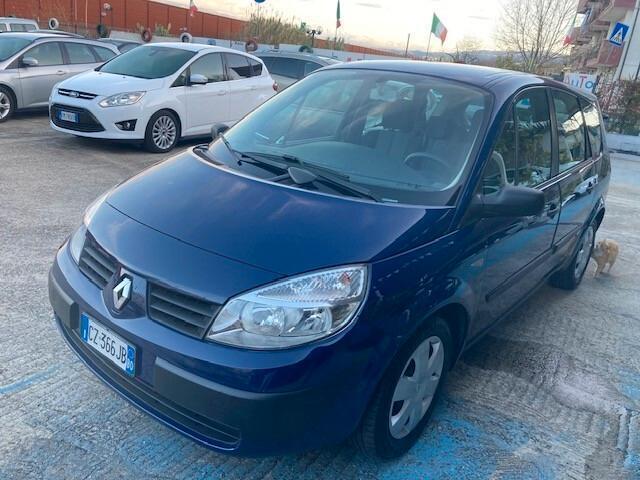 Usato 2006 Renault Grand Scénic II 1.6 Benzin 111 CV (2.850 €)