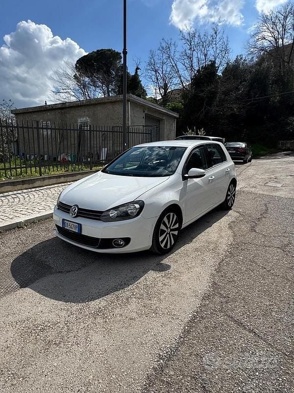 Usata VW Golf VI Comfortline 110 CV (80 kW) 2009 Bianco Utilitaria