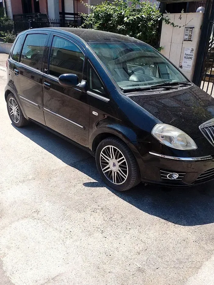 Usata Lancia Musa 77 CV (56 kW) 2010 Nero Monovolume