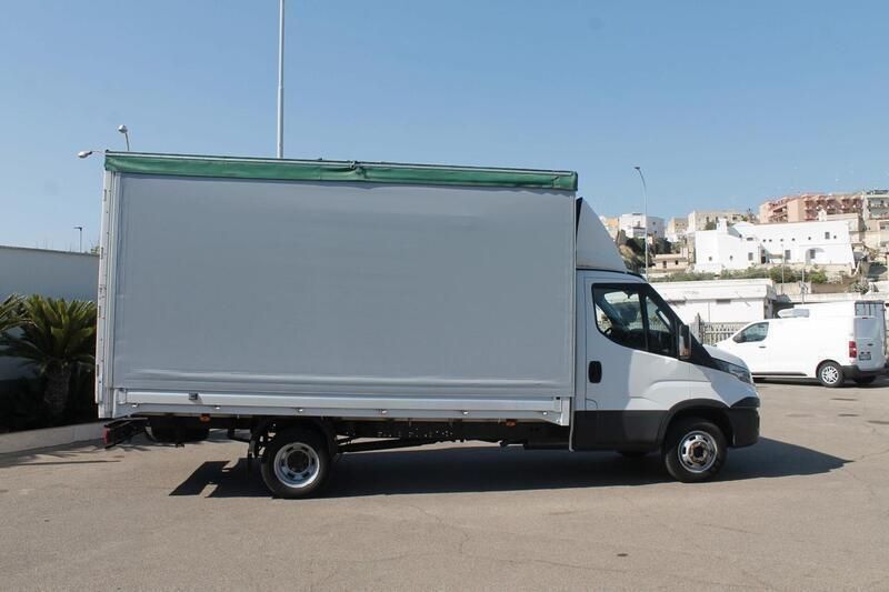 Usata Iveco 35.12 115 CV (84 kW) 2019 Bianco Furgone