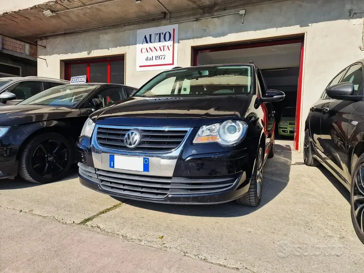 Usata VW Touran Advance 105 CV (77 kW) 2010 Nero Monovolume