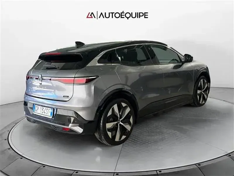 Usata Renault Megane E-Tech Techno 160 kW (218 CV) 2023 Grigio scuro Berlina