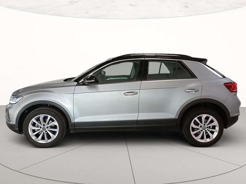 Usata VW T-Roc Life 110 CV (80 kW) 2023 K2 pyrit silver metallizzato SUV