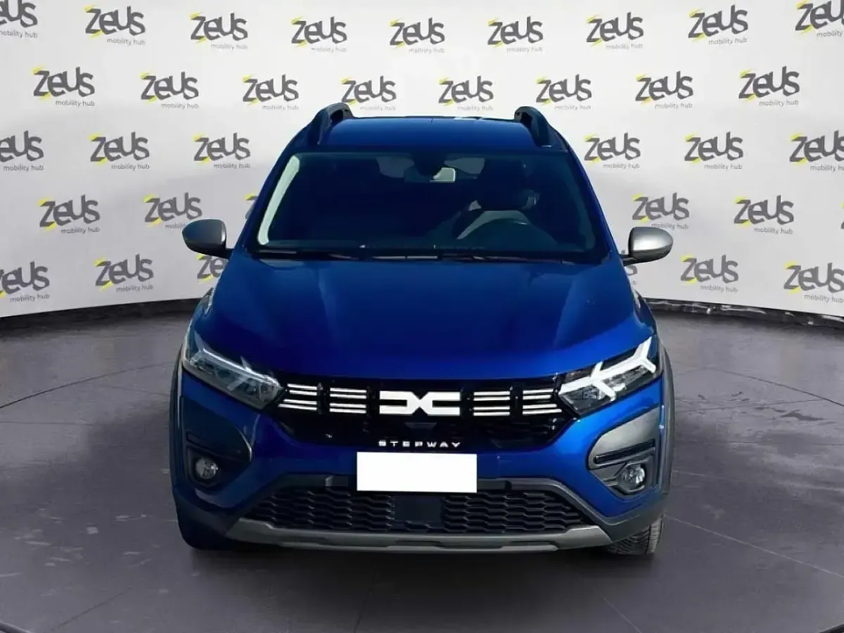 Usata Dacia Sandero Expression 101 CV (74 kW) 2023 Blu Utilitaria