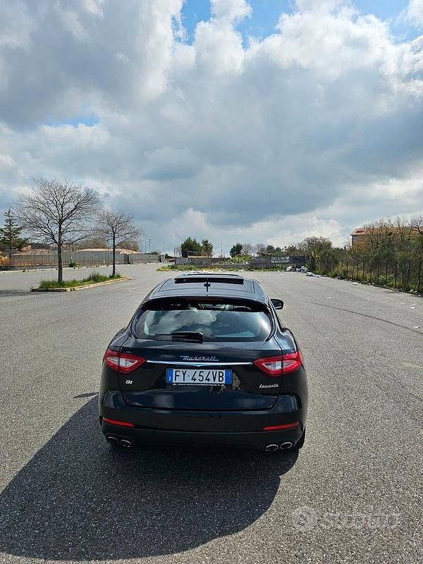 Usata Maserati Levante 250 CV (183 kW) 2020 Nero SUV