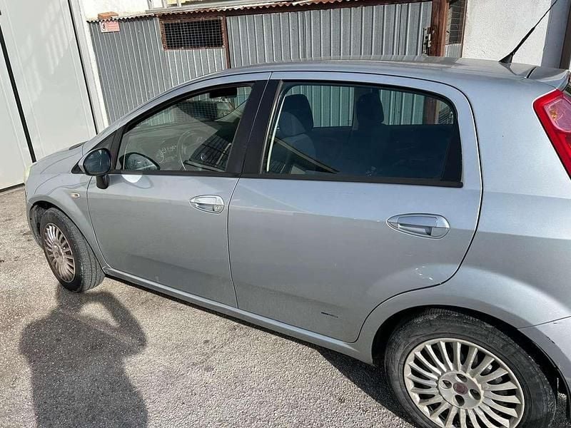 Usata Fiat Grande Punto Dynamic 75 CV (55 kW) 2008 Argento Utilitaria