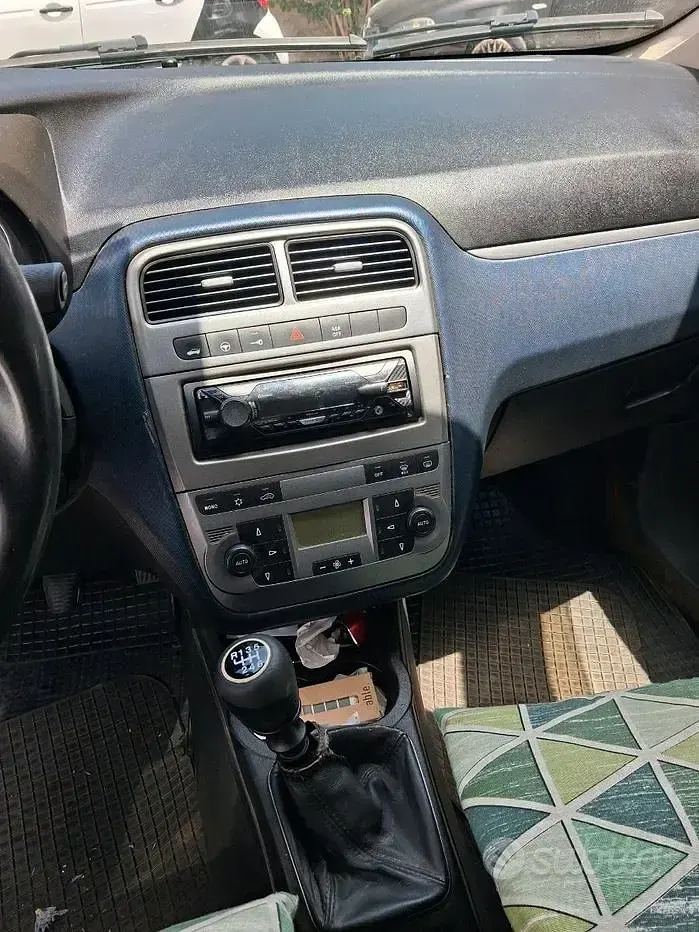 Usata Fiat Punto 90 CV (66 kW) 2009 Grigio Utilitaria