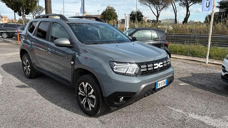 Usata Dacia Duster Journey 101 CV (74 kW) 2023 Grigio SUV