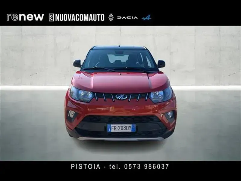 Usata Mahindra KUV100 83 CV (61 kW) 2018 Rosso SUV
