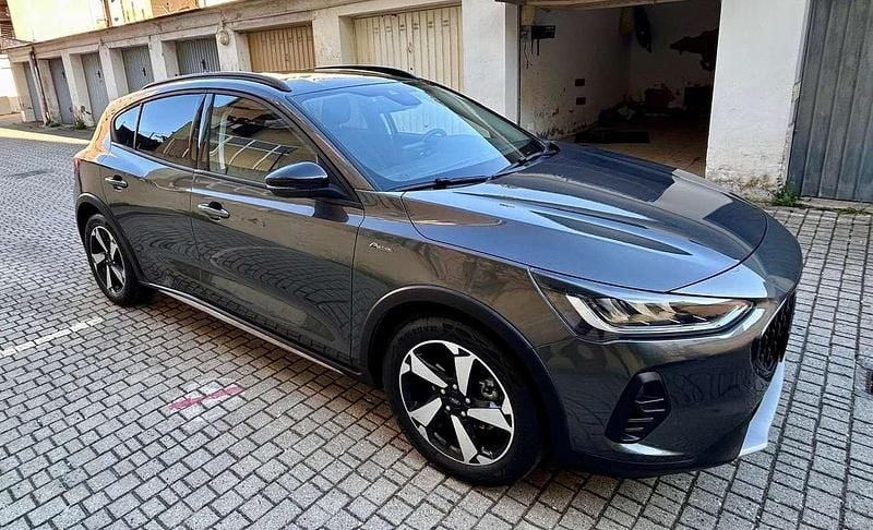 Usata Ford Focus Active 125 CV (91 kW) 2022 Grigio
