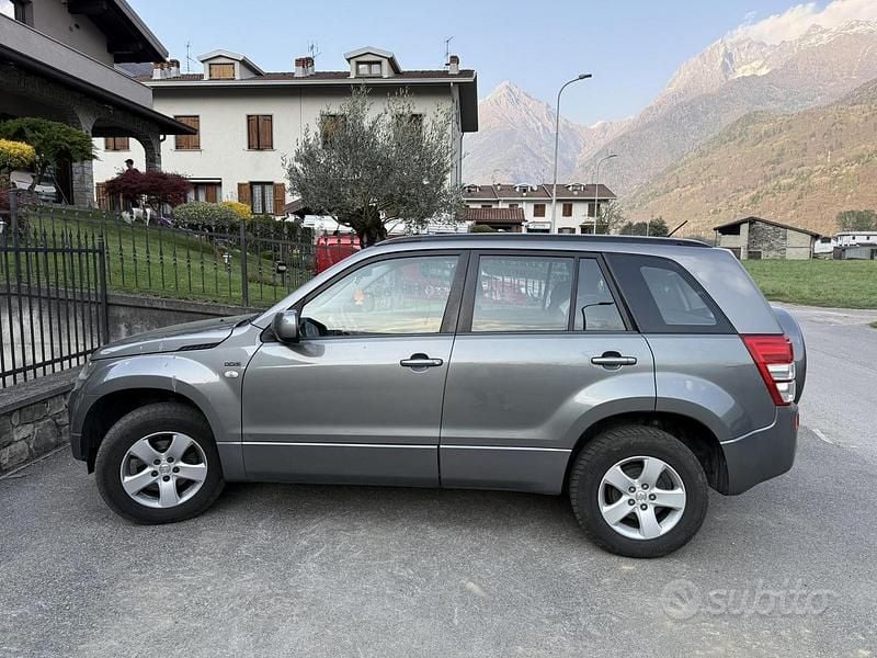 Usata Suzuki Grand Vitara 129 CV (94 kW) 2006 Grigio SUV
