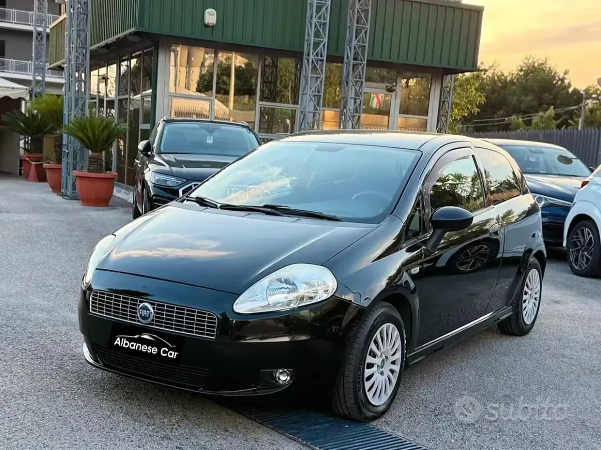 Usata Fiat Grande Punto Dynamic 95 CV (69 kW) 2007 Nero Utilitaria