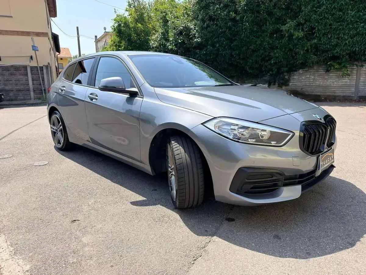 Usata BMW 118 Advantage 136 CV (100 kW) 2023 Grigio Berlina