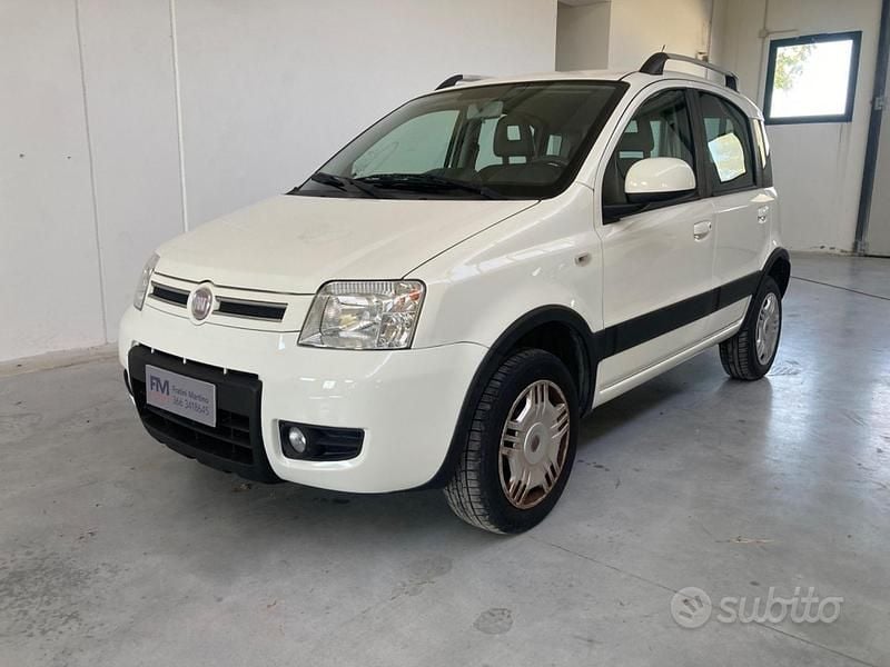 Usata Fiat Panda Climbing 77 CV (56 kW) 2011 Bianco Utilitaria