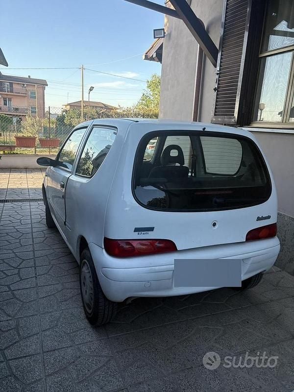 Usata Fiat 600 2004 Bianco Berlina
