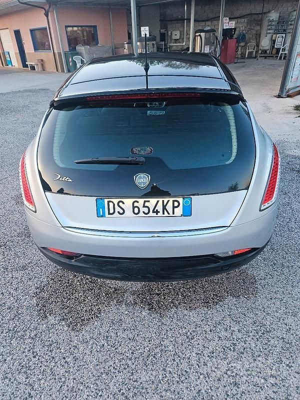 Usata Lancia Delta 103 CV (75 kW) 2008 Grigio Utilitaria