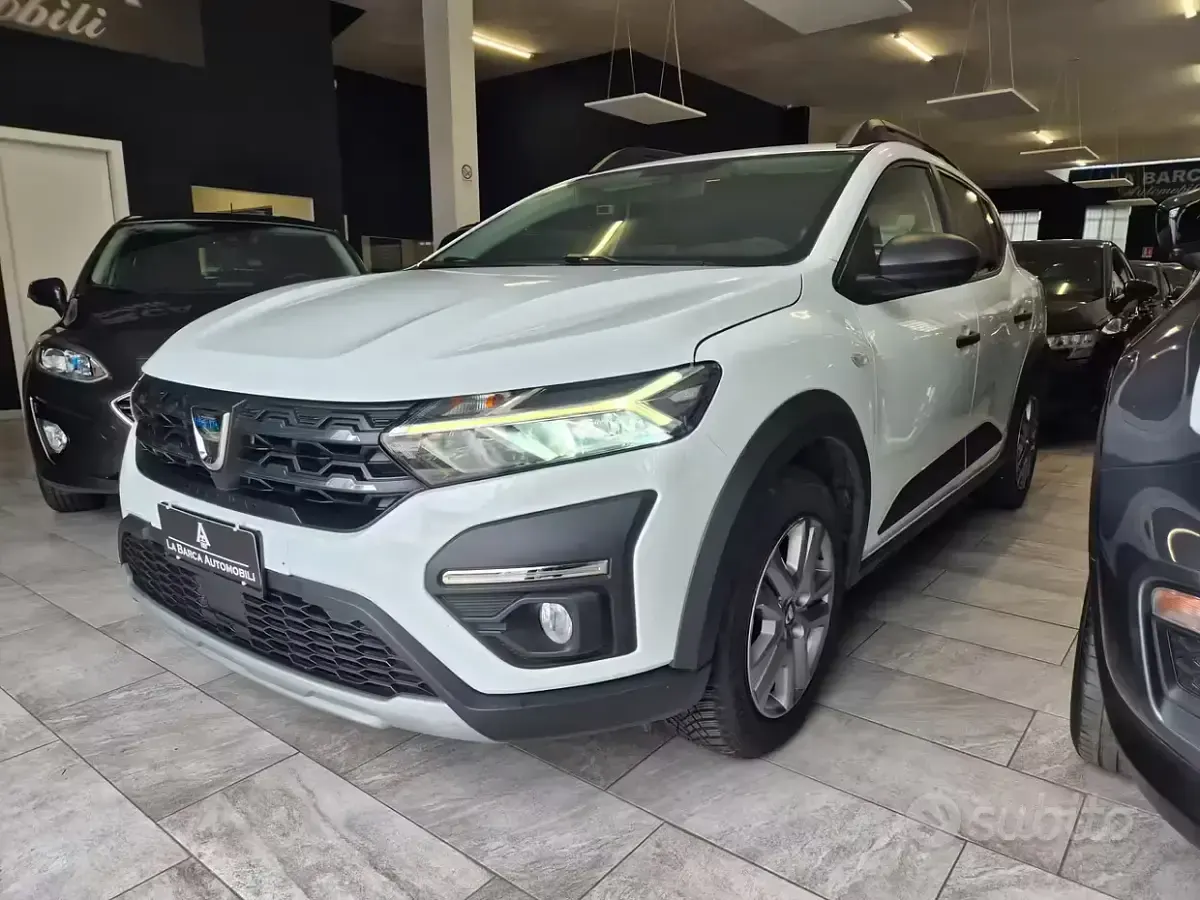 Usata Dacia Sandero Essentiel 101 CV (74 kW) 2022 Bianco Berlina