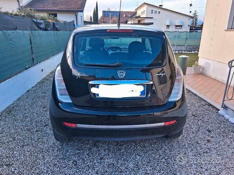 Usata Lancia Ypsilon 69 CV (50 kW) 2008 Nero Utilitaria