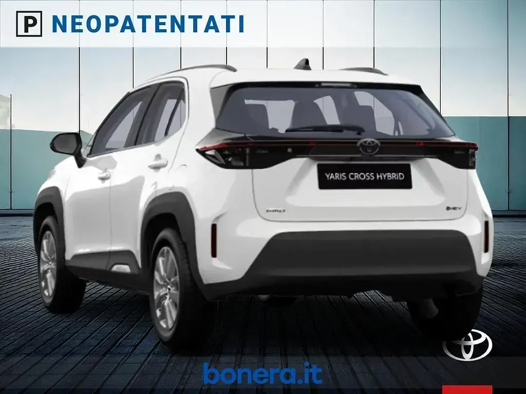 Nuova Toyota Yaris Cross Active 116 CV (85 kW) 2026 Bianco SUV