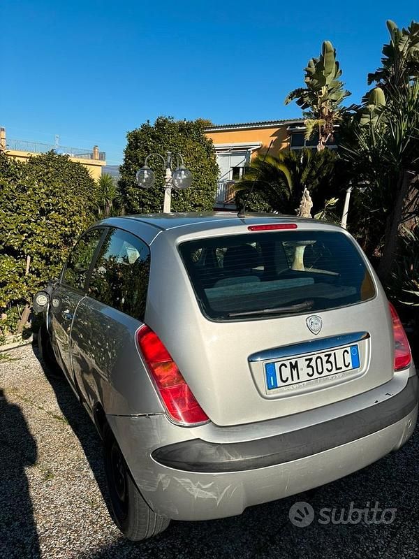 Usata Lancia Ypsilon 2004 Utilitaria