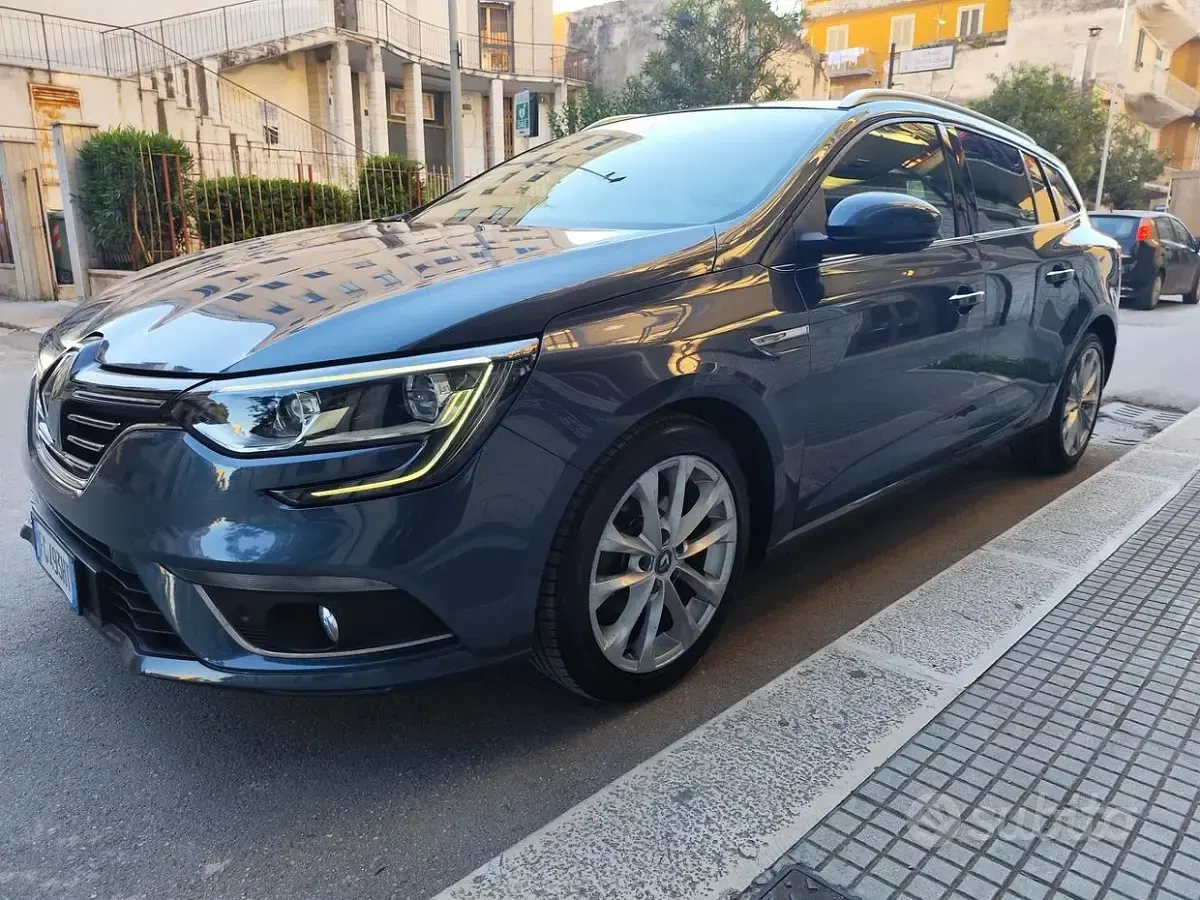 Usata Renault Mégane GrandTour 110 CV (80 kW) 2016 Grigio Station wagon