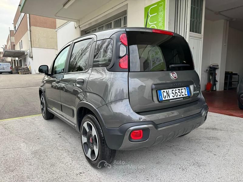 Usata Fiat Panda Cross Cross 69 CV (50 kW) 2023 Grigio Utilitaria