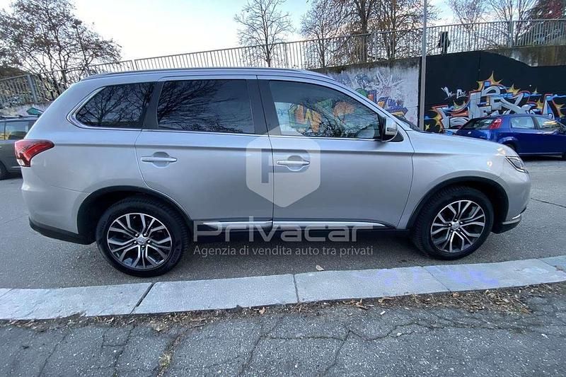 Usata Mitsubishi Outlander Instyle 150 CV (110 kW) 2019 Grigio SUV