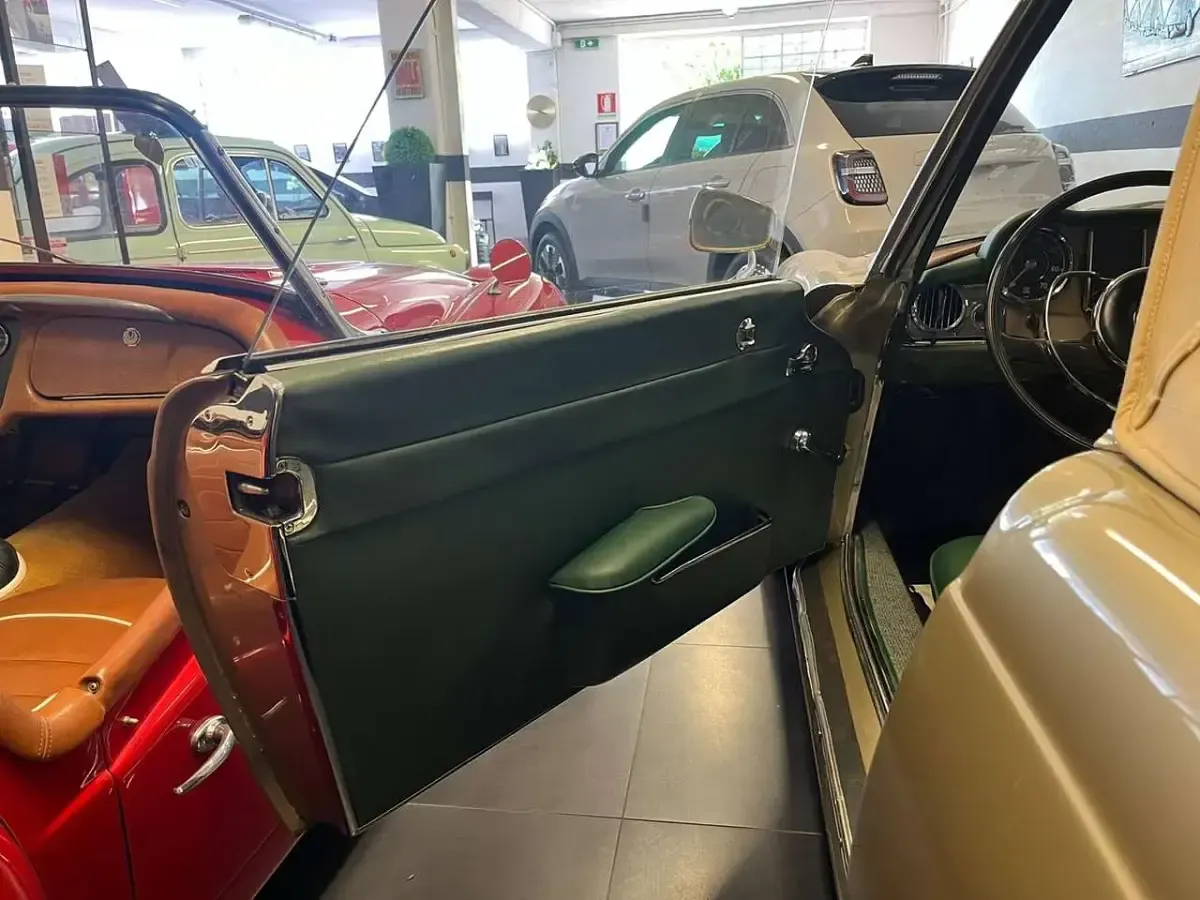 Usata Mercedes 230 150 CV (110 kW) 1966 Oro Cabrio