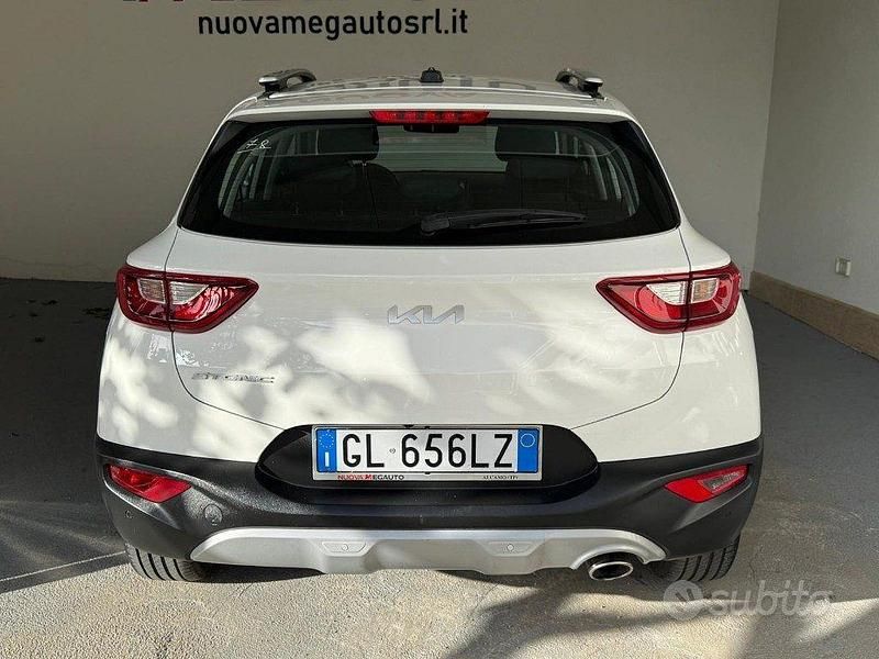 Usata Kia Stonic Urban 84 CV (61 kW) 2022 Bianco SUV