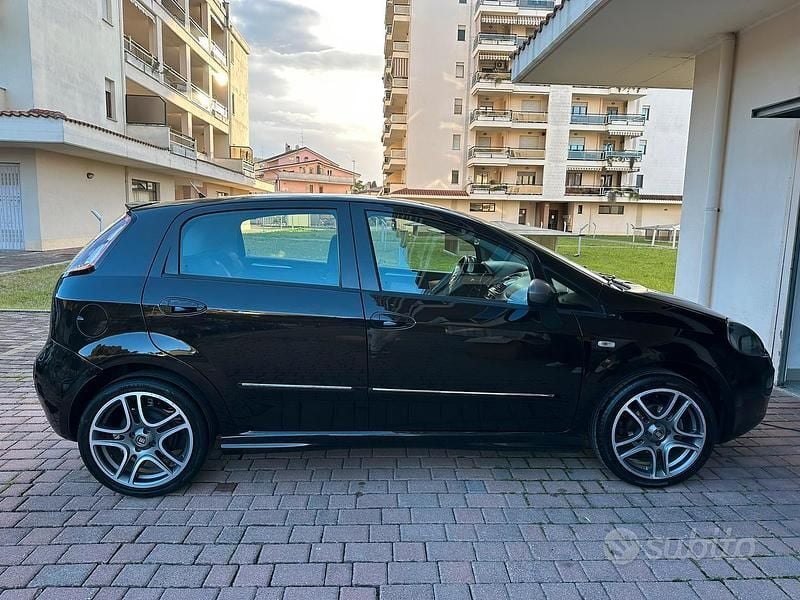 Usata Fiat Punto Evo Dynamic 75 CV (55 kW) 2010 Nero Utilitaria