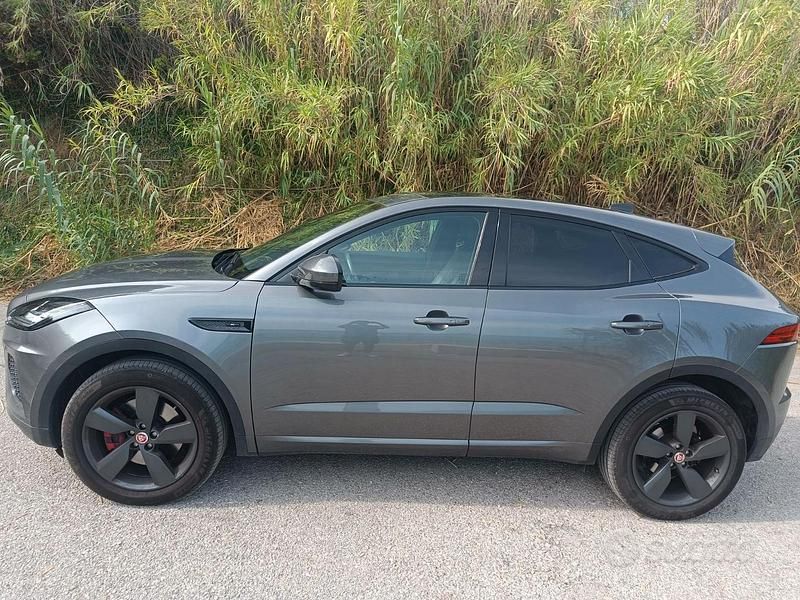 Usata Jaguar E-Pace Chequered Flag 150 CV (110 kW) 2020 Grigio SUV