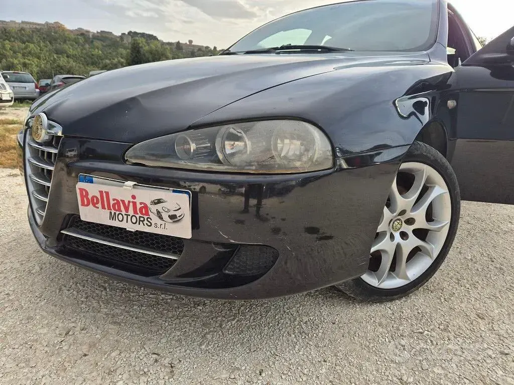 Usata Alfa Romeo 147 105 CV (77 kW) 2009 Nero Utilitaria
