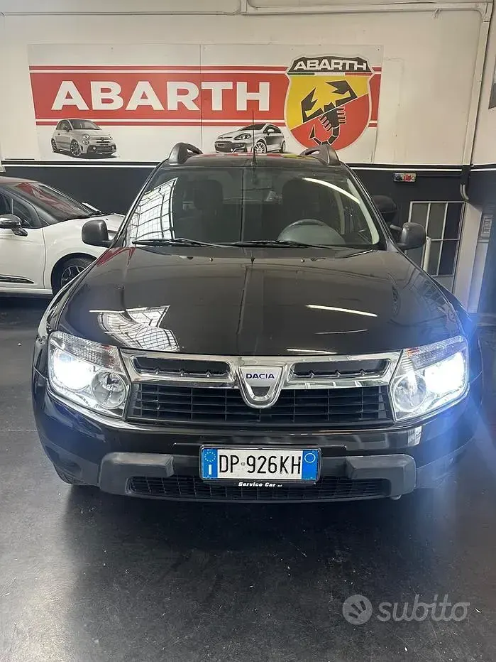 Usata Dacia Duster Lauréate 105 CV (77 kW) 2010 Nero SUV
