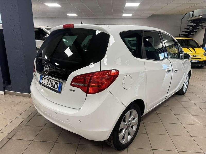 Usata Opel Meriva Cosmo 101 CV (74 kW) 2011 Bianco Monovolume