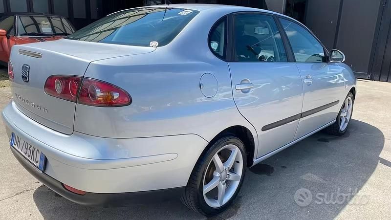 Usata Seat Cordoba Stylance 86 CV (63 kW) 2007 Grigio Berlina