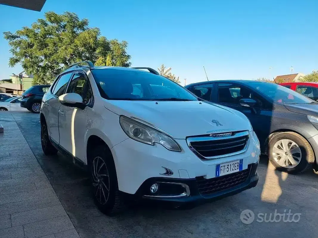 Usata Peugeot 2008 Active 68 CV (50 kW) 2013 Bianco SUV