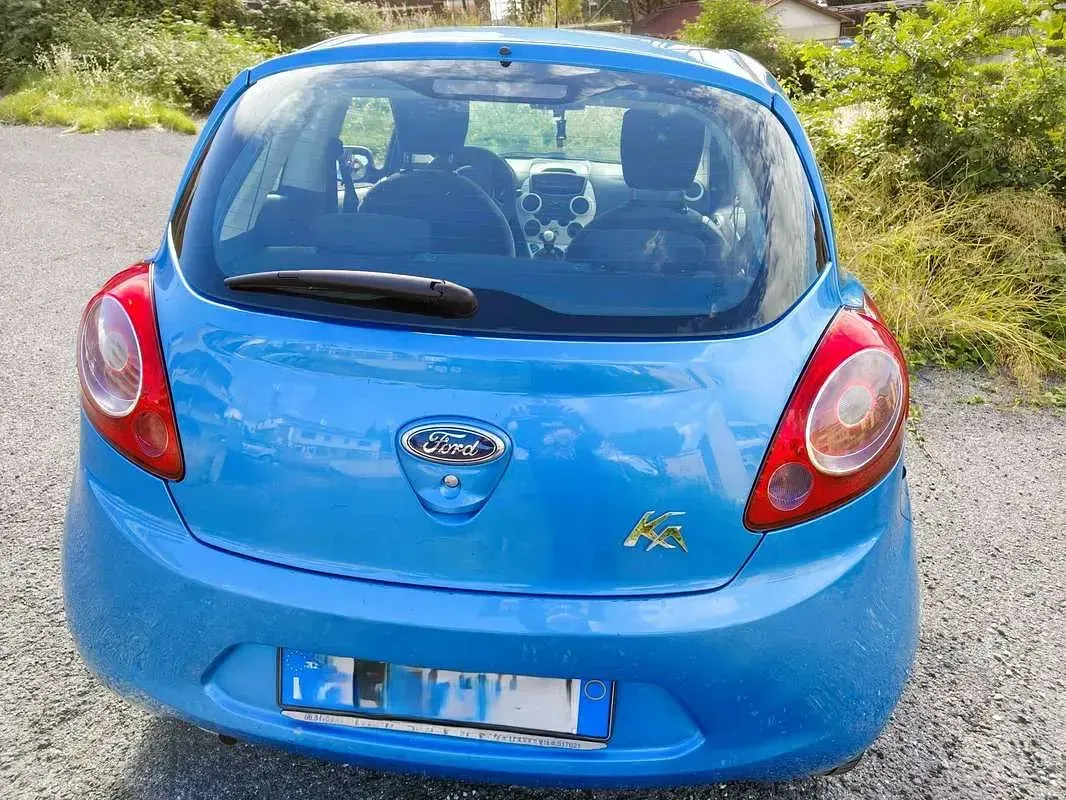 Usata Ford Ka 69 CV (50 kW) 2015 Blu/azzurro Berlina